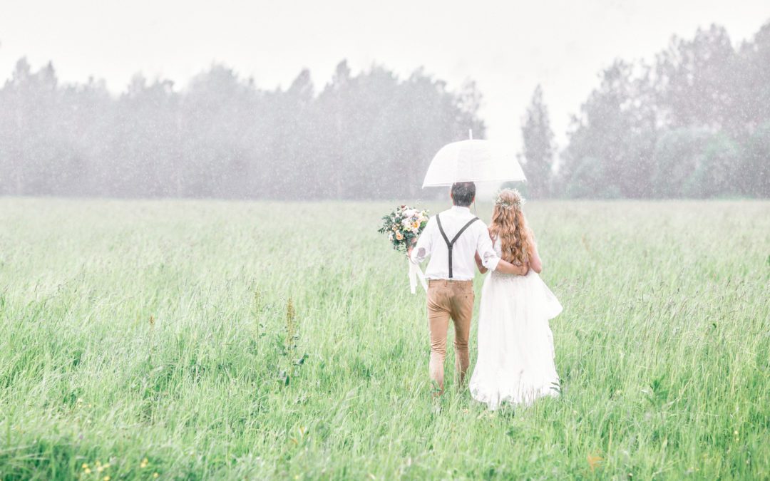 How to Avoid Disasters at your Outdoor Wedding