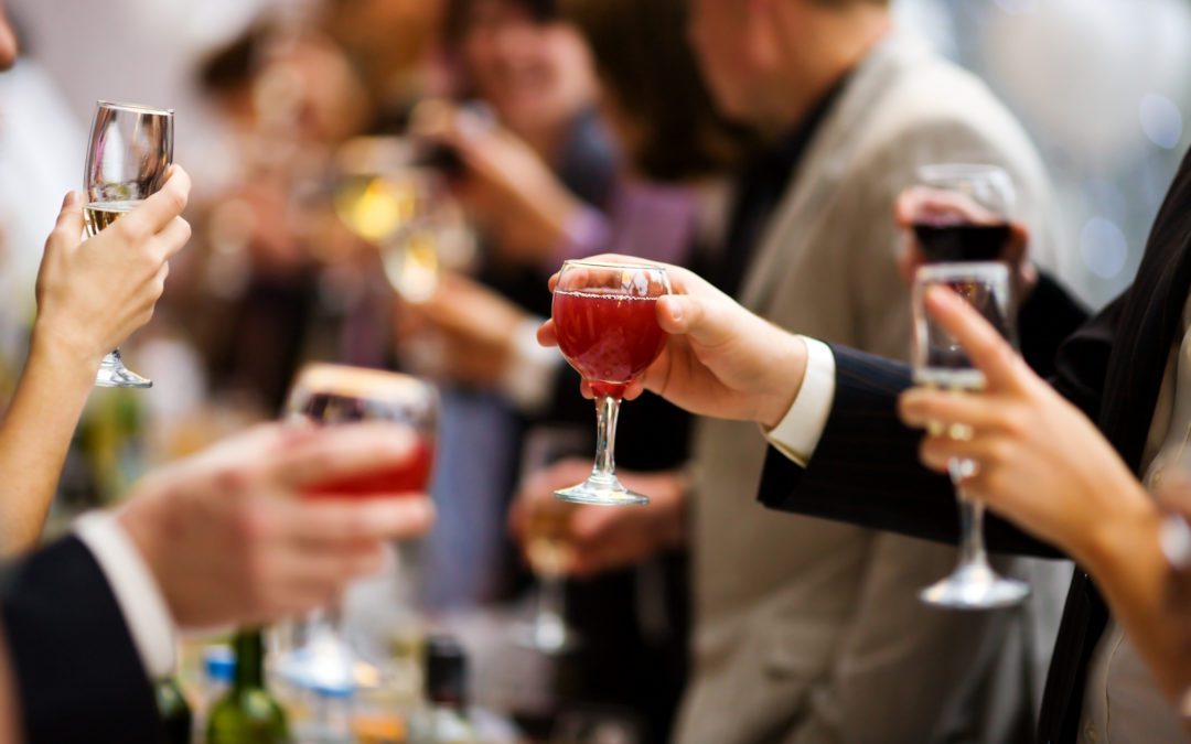 Dos and Don’ts for Attending Your Corporate Holiday Party